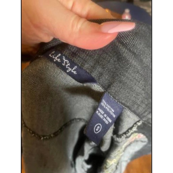 Women’s Jean Jacket - Floral Denim Jacket - size small - Picture 6 of 6